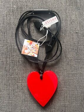 NWT Zsiska Art Wear Unique Handmade Resin Heart Pendant Necklace.